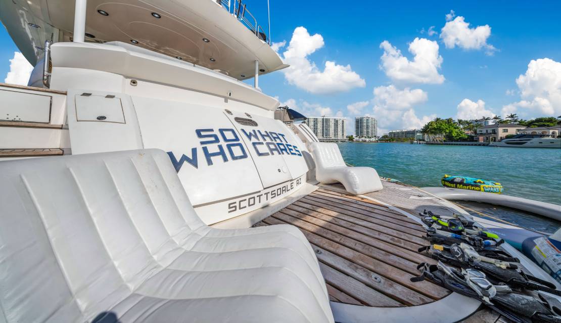 94 Sunseeker Jacuzzi - Miami yacht rental