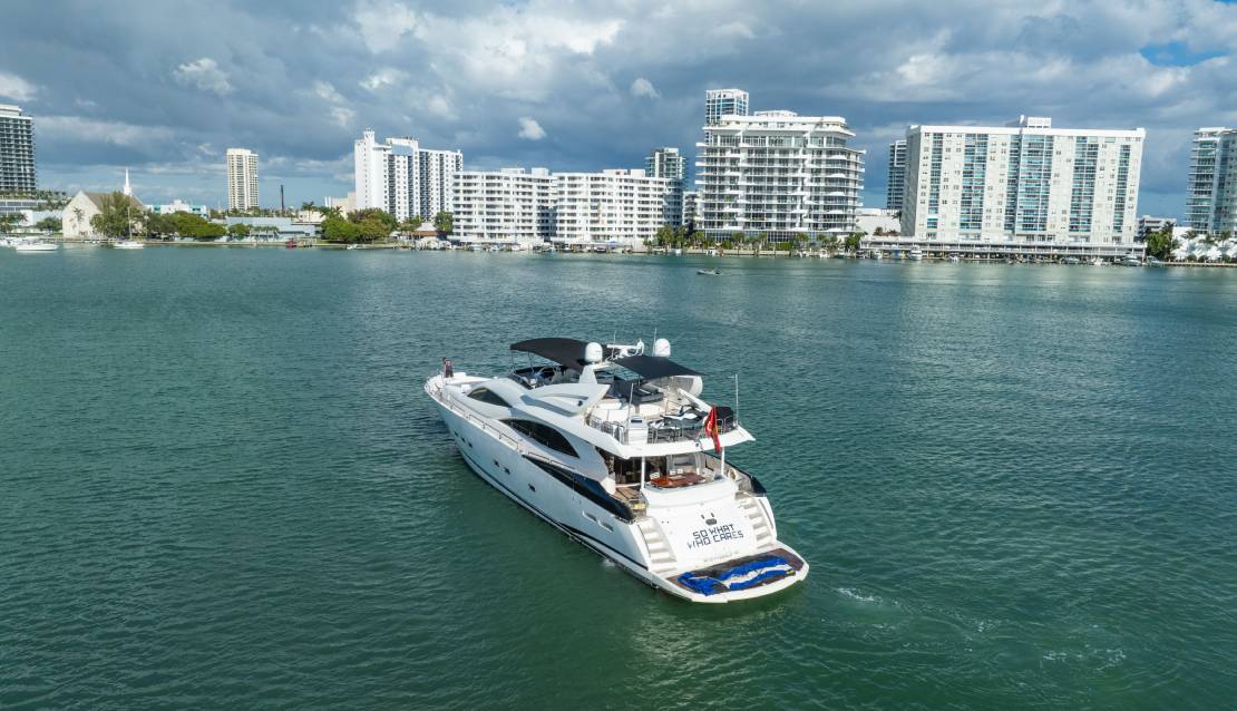 94 Sunseeker Jacuzzi - Miami yacht rental