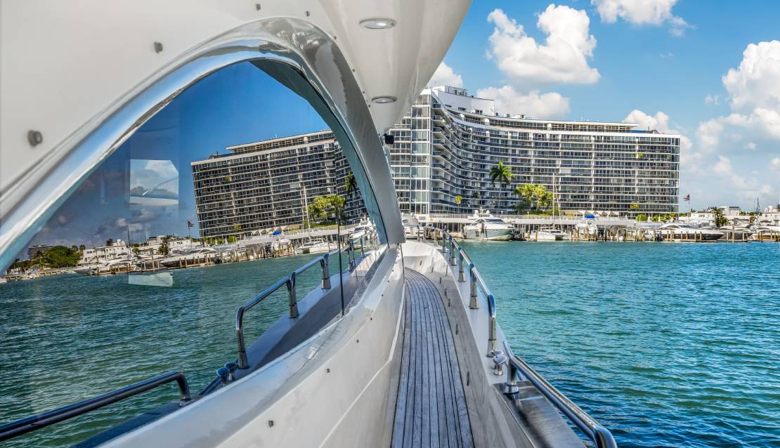 94 Sunseeker Jacuzzi - Miami yacht rental