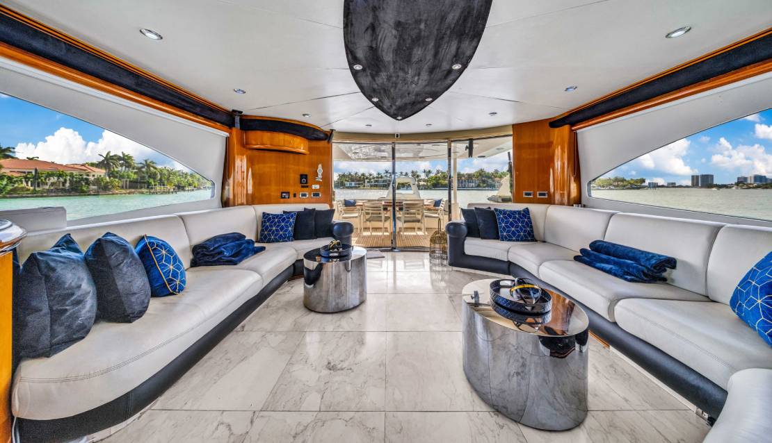 94 Sunseeker Jacuzzi - Miami yacht rental