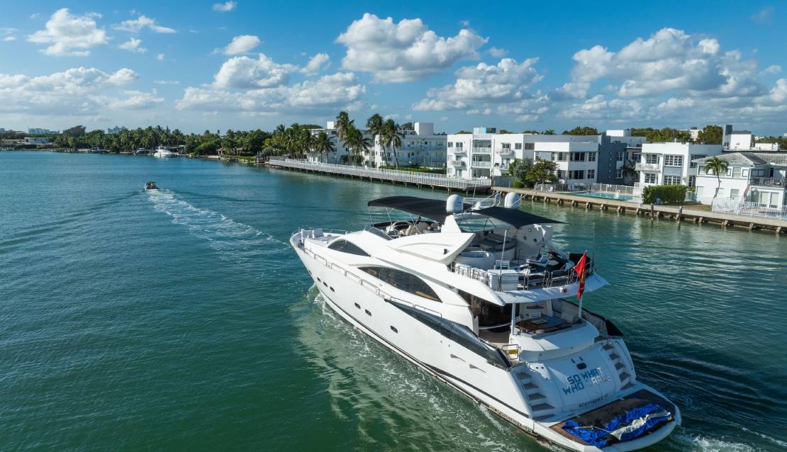 94 Sunseeker Jacuzzi - Miami yacht rental