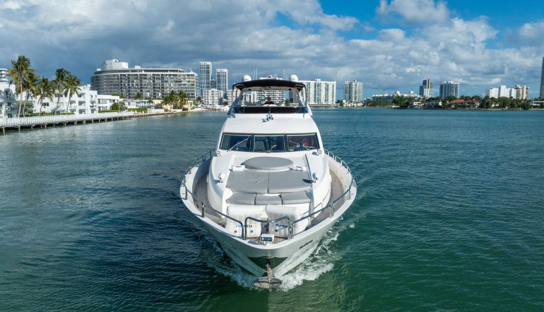 94 Sunseeker Jacuzzi - Miami yacht rental