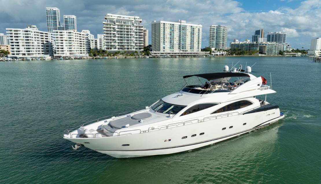 94 Sunseeker Jacuzzi - Miami yacht rental