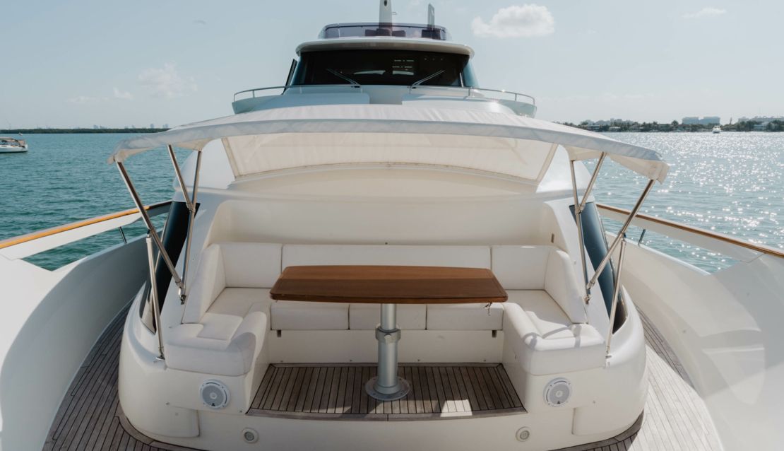 95 Custom Line - Miami yacht rental