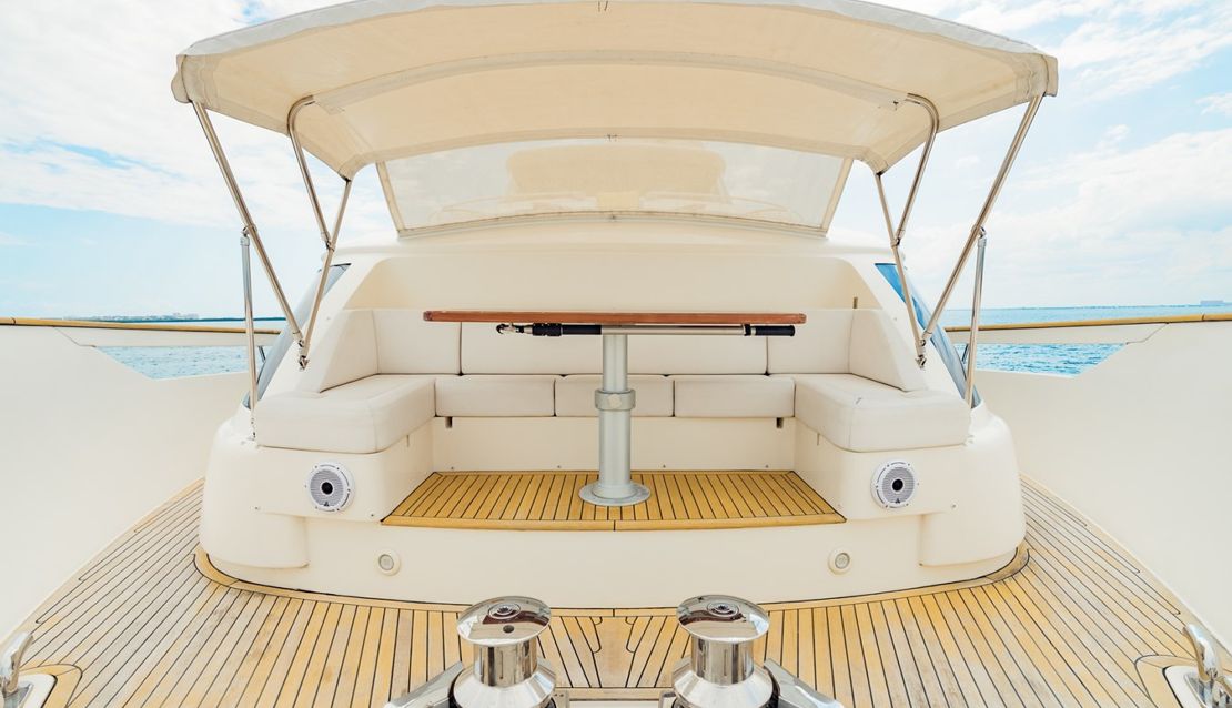 95 Custom Line - Miami yacht rental