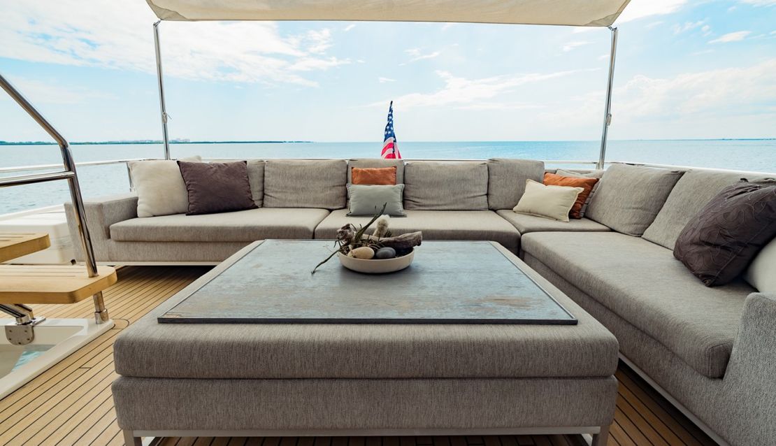 95 Custom Line - Miami yacht rental