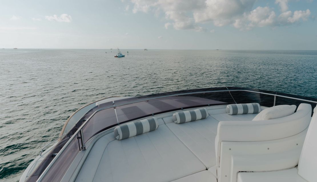 95 Custom Line - Miami yacht rental
