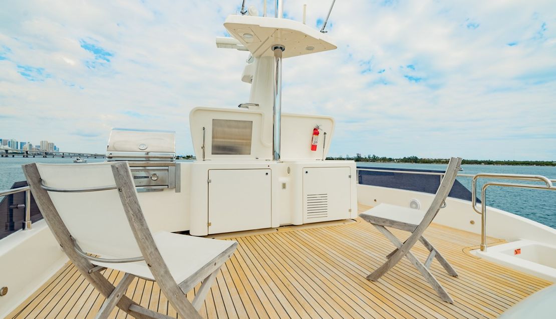 95 Custom Line - Miami yacht rental