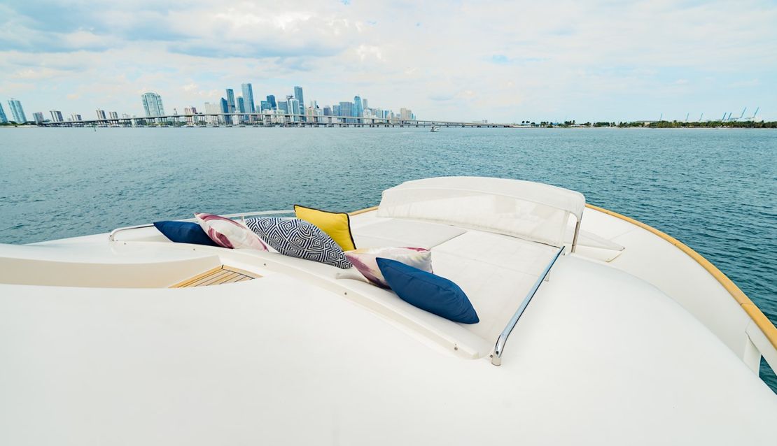 95 Custom Line - Miami yacht rental