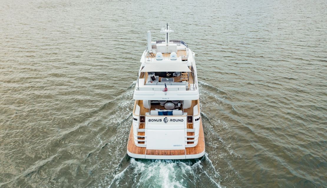 95 Custom Line - Miami yacht rental