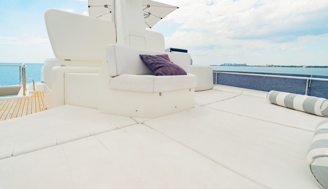 95 Custom Line - Miami yacht rental