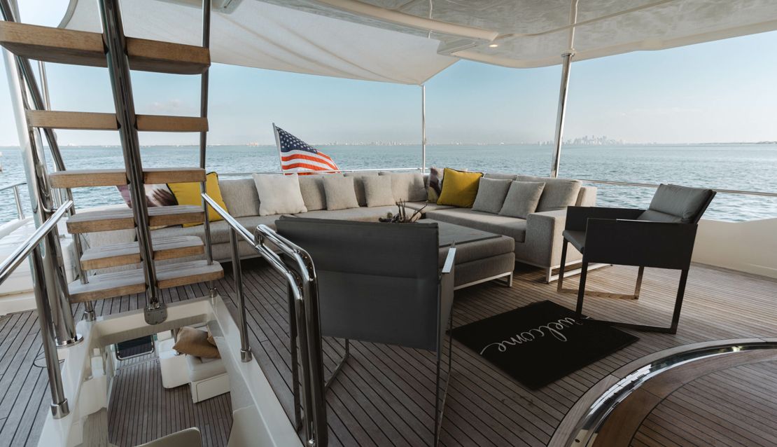 95 Custom Line - Miami yacht rental