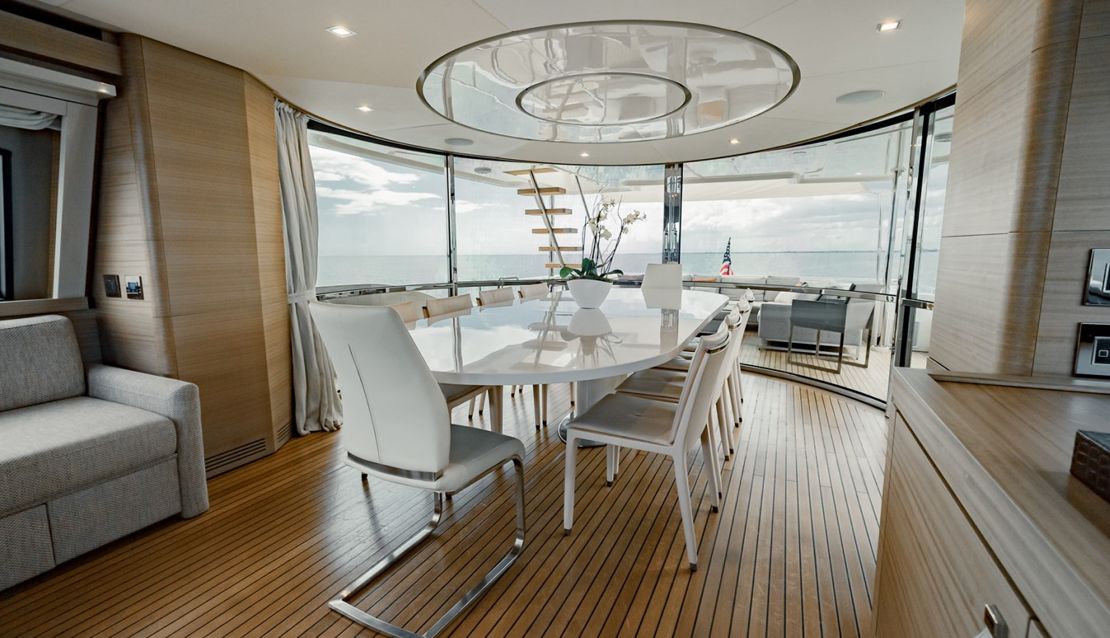 95 Custom Line - Miami yacht rental
