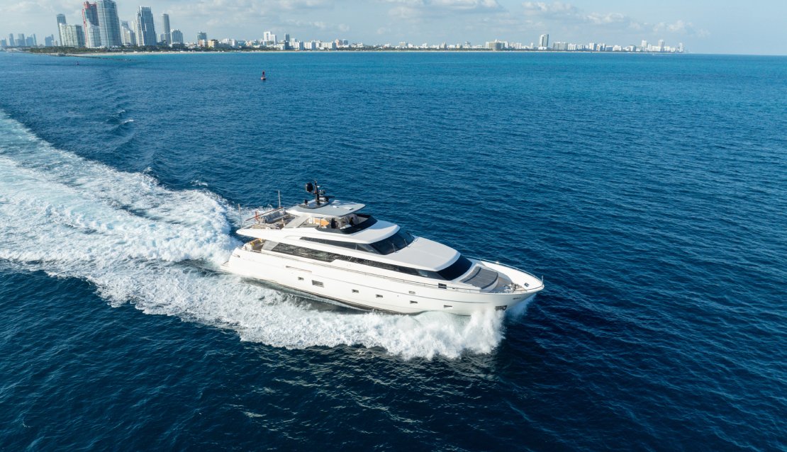 97 Astonish - Miami yacht rental