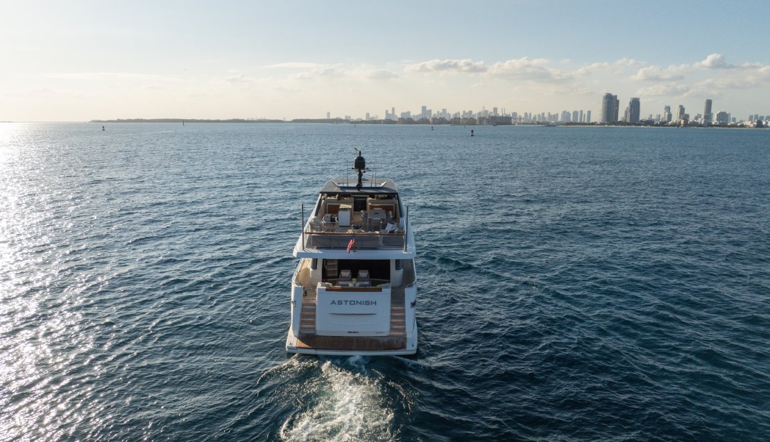 97 Astonish - Miami yacht rental
