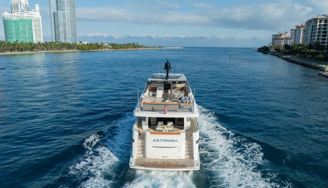 97 Astonish - Miami yacht rental