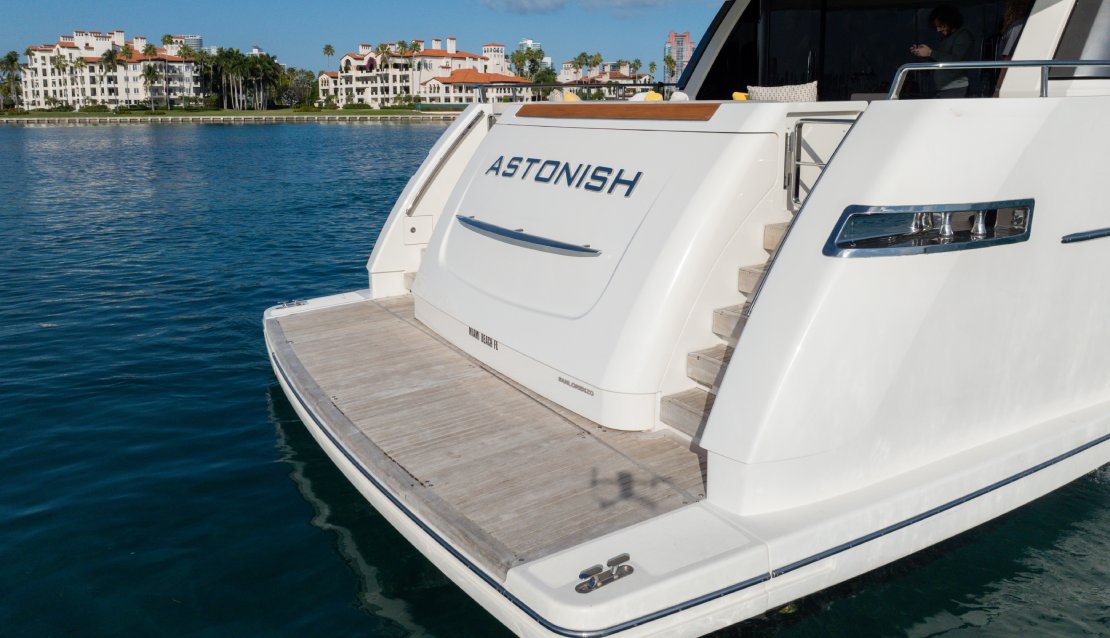 97 Astonish - Miami yacht rental