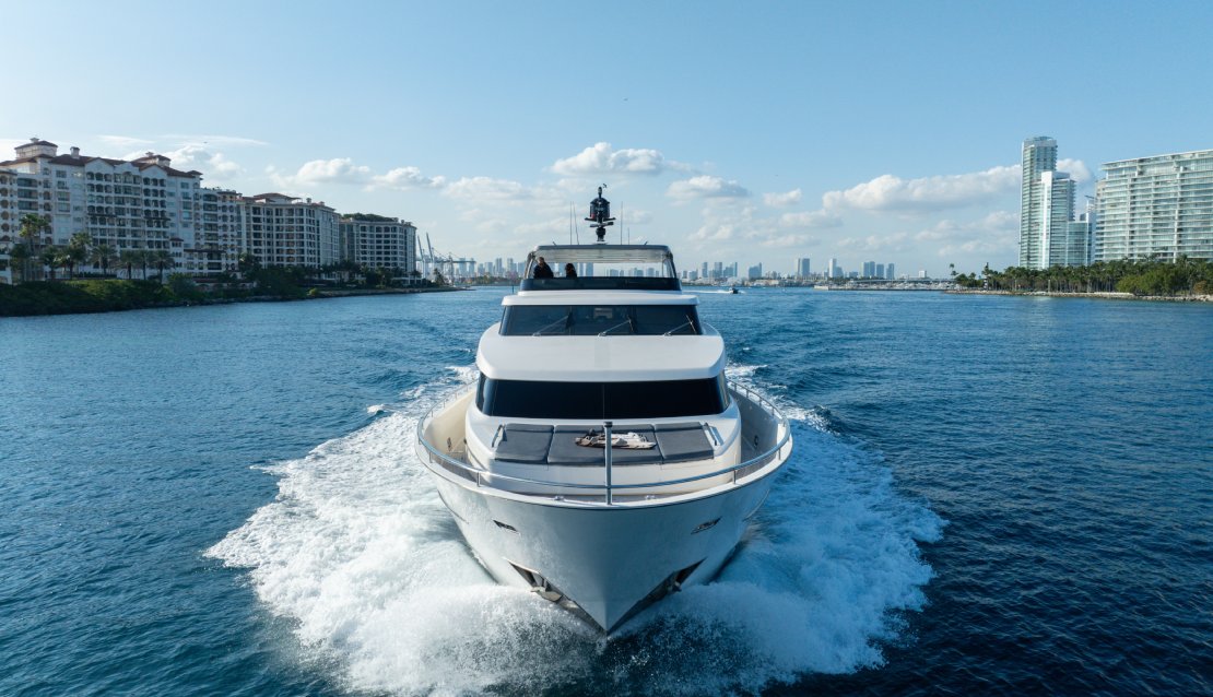 97 Astonish - Miami yacht rental