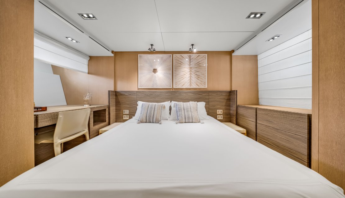 97 Astonish - Miami yacht rental