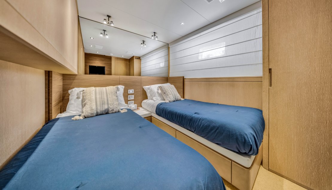 97 Astonish - Miami yacht rental