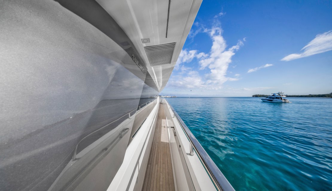 97 Astonish - Miami yacht rental