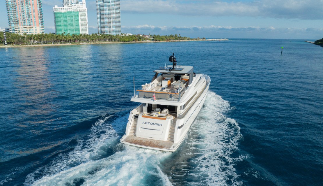 97 Astonish - Miami yacht rental