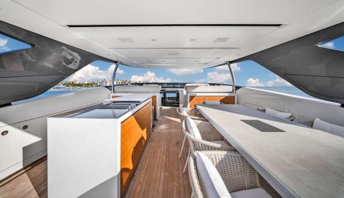 97 Astonish - Miami yacht rental