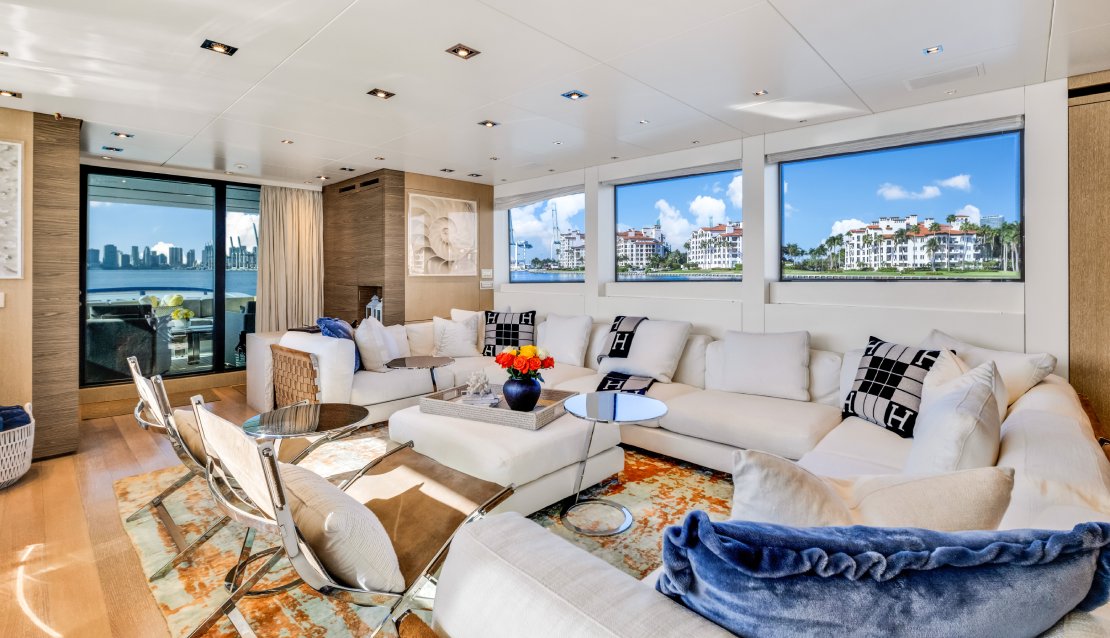 97 Astonish - Miami yacht rental