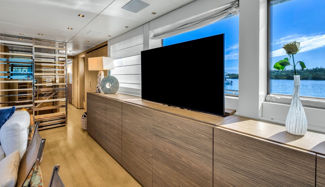 97 Astonish - Miami yacht rental