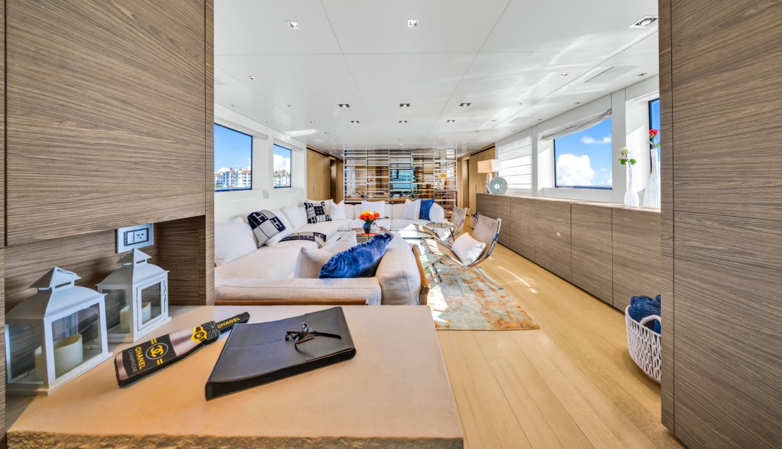 97 Astonish - Miami yacht rental