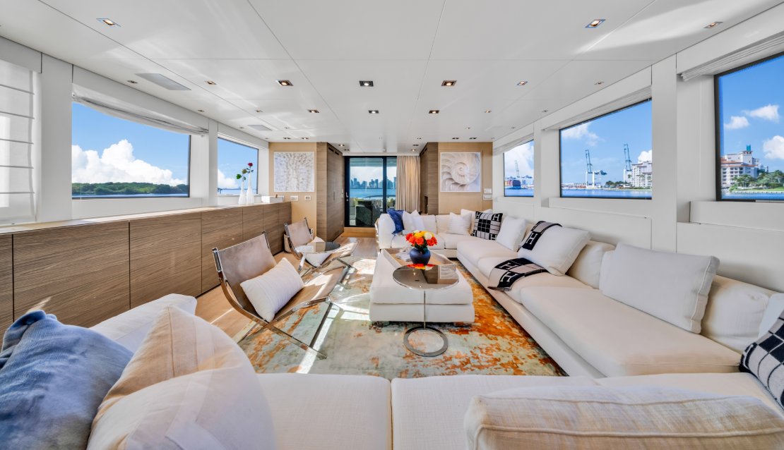 97 Astonish - Miami yacht rental