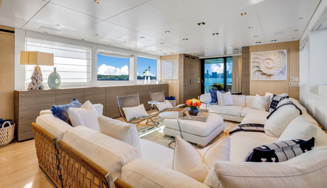97 Astonish - Miami yacht rental