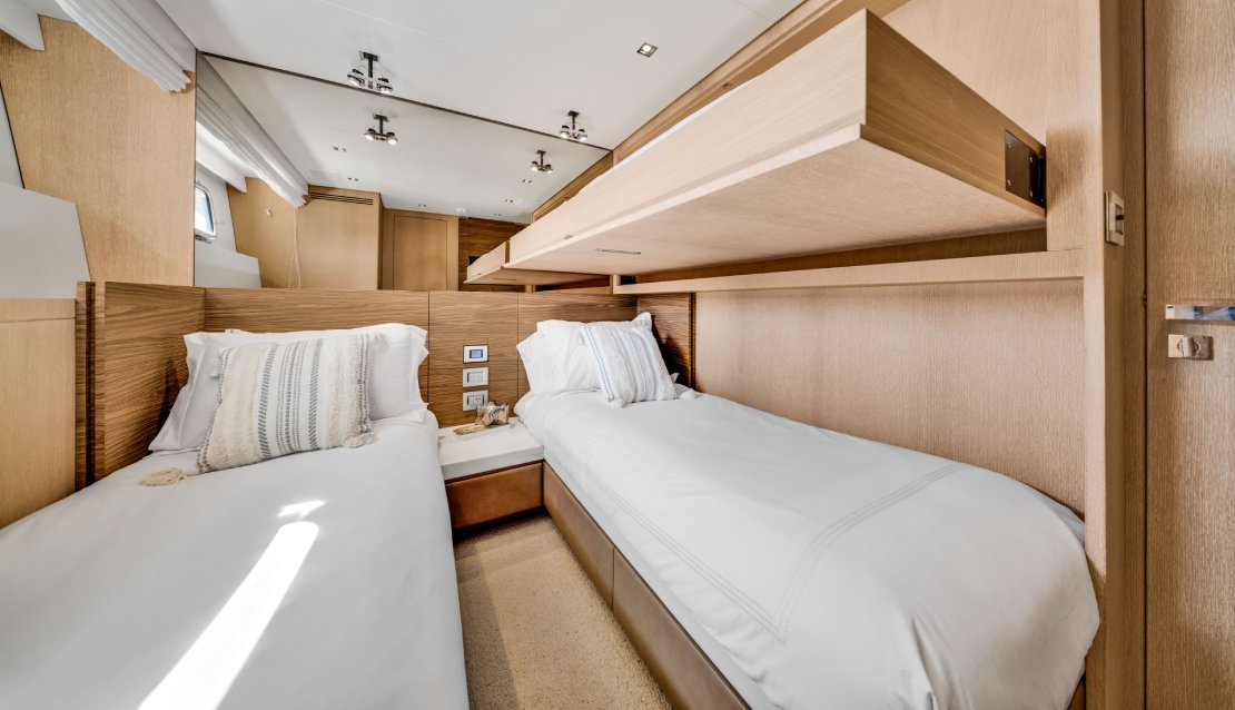 97 Astonish - Miami yacht rental