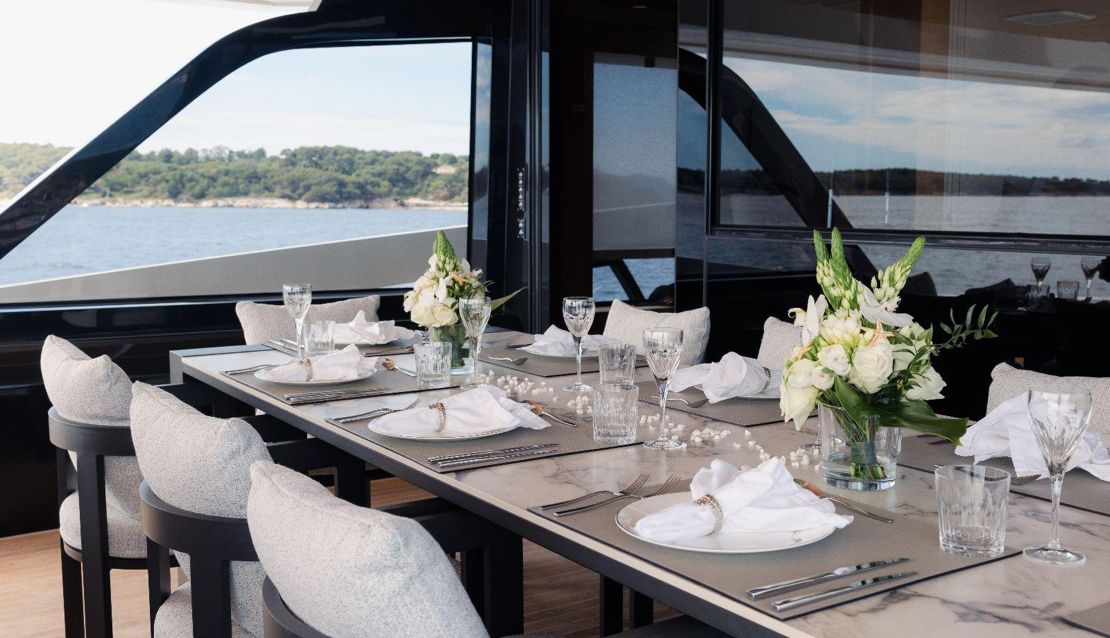 99 Custom Mega Yacht - Miami yacht rental