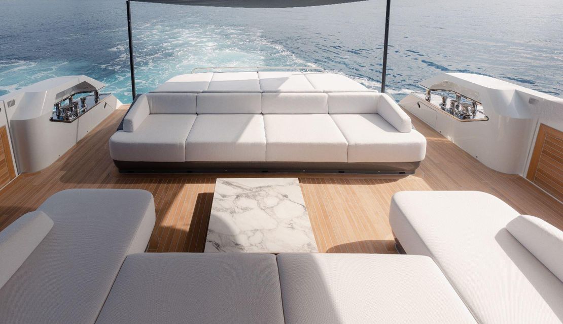 99 Custom Mega Yacht - Miami yacht rental