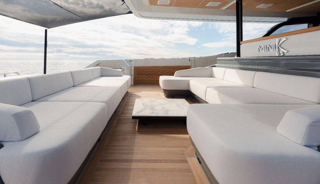99 Custom Mega Yacht - Miami yacht rental
