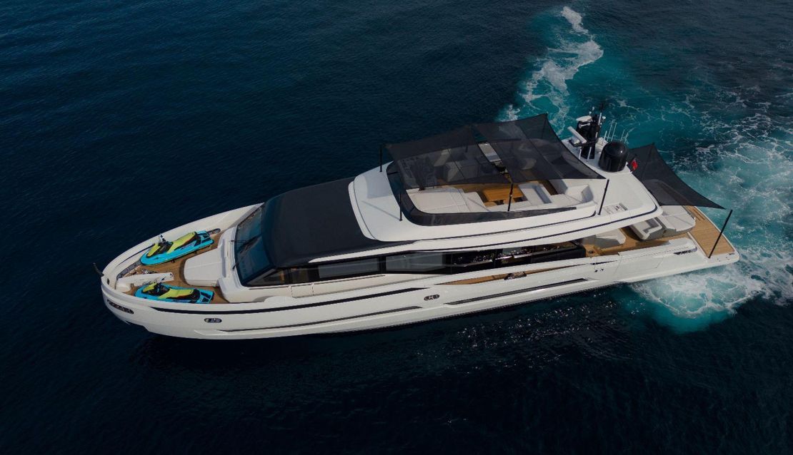 99 Custom Mega Yacht - Miami yacht rental