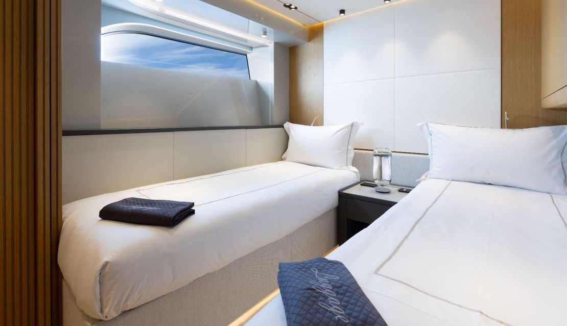 99 Custom Mega Yacht - Miami yacht rental