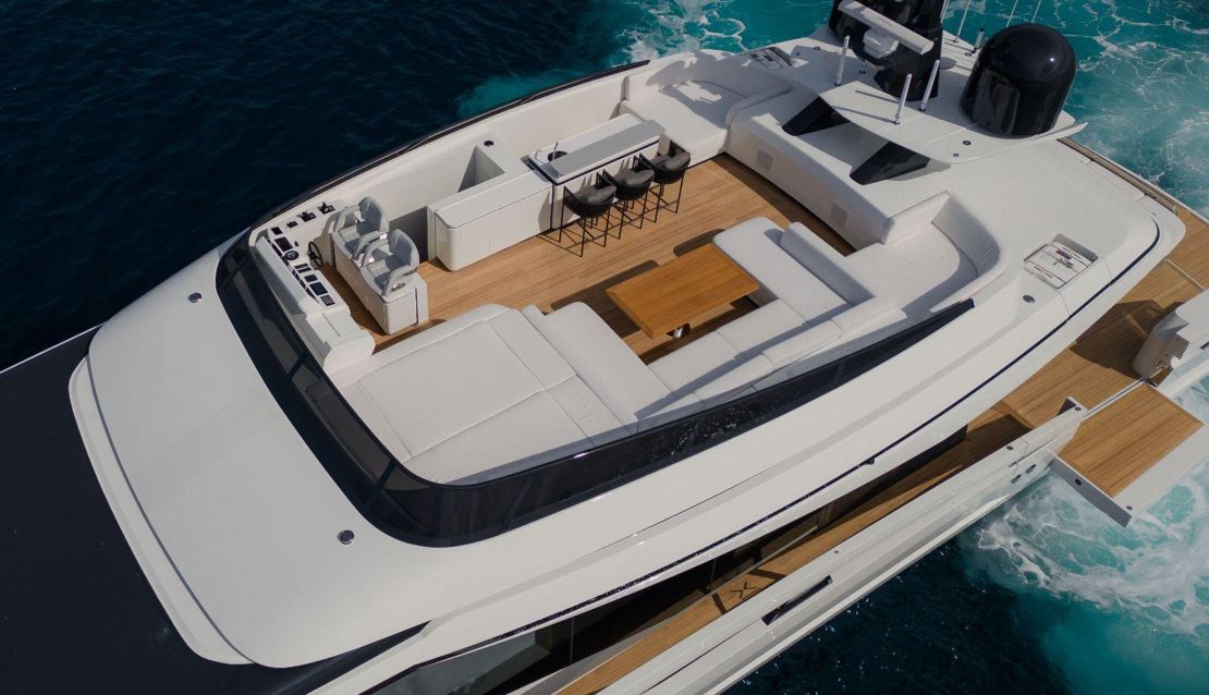 99 Custom Mega Yacht - Miami yacht rental